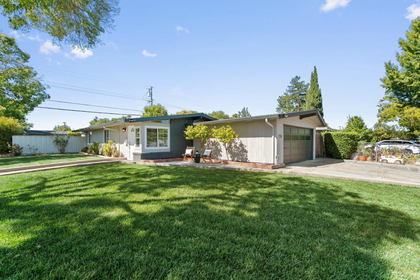 734 Lakebird DR