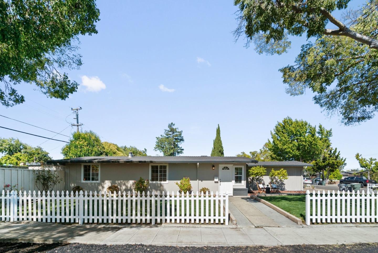 734 Lakebird DR