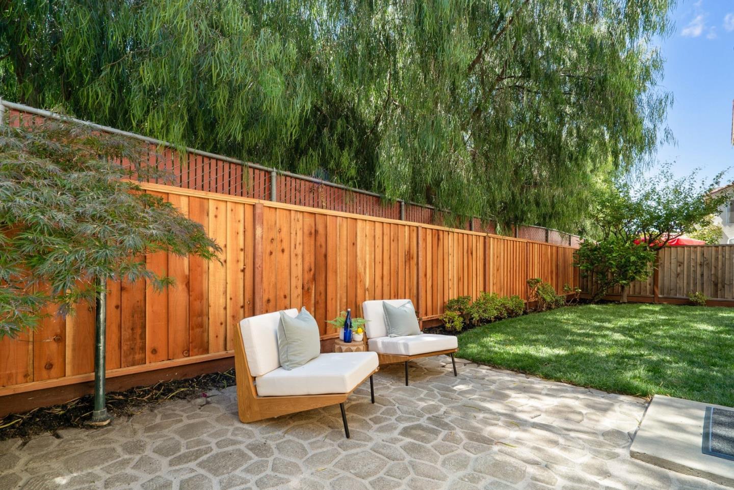 2230 Esperanca AVE