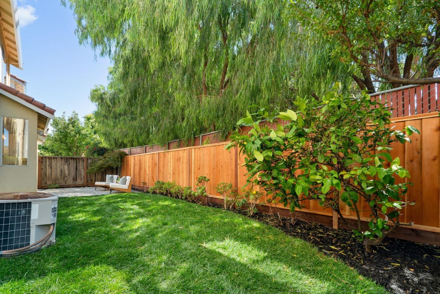 2230 Esperanca AVE
