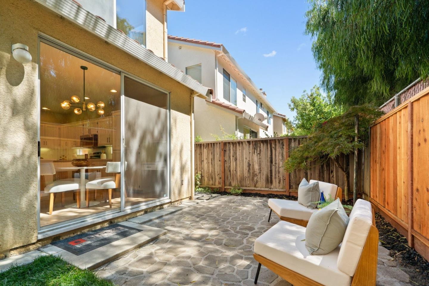 2230 Esperanca AVE
