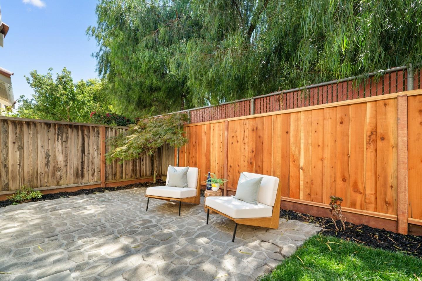 2230 Esperanca AVE