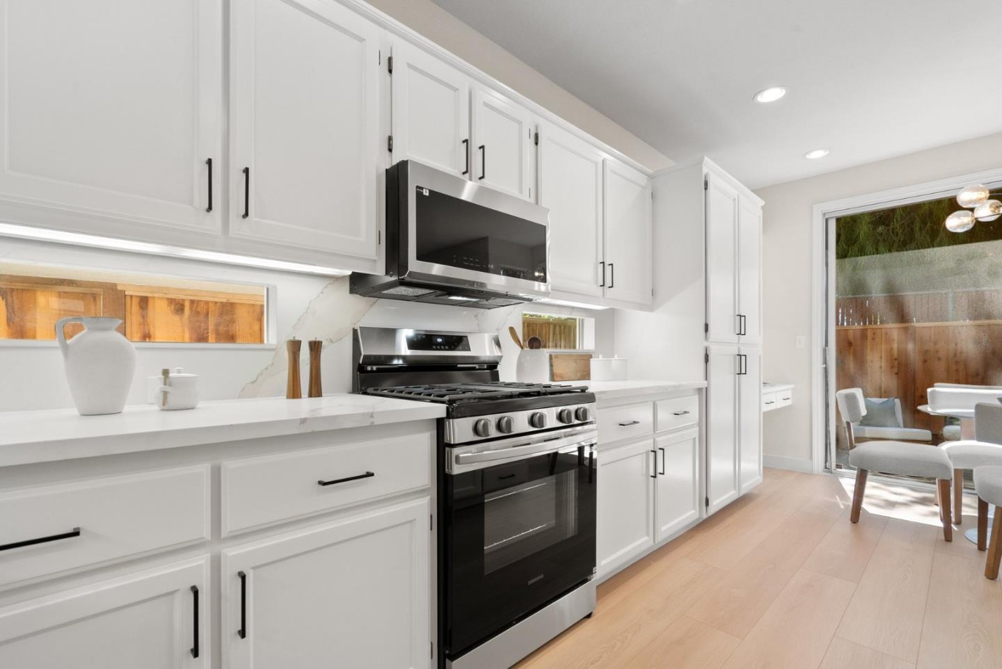 2230 Esperanca AVE