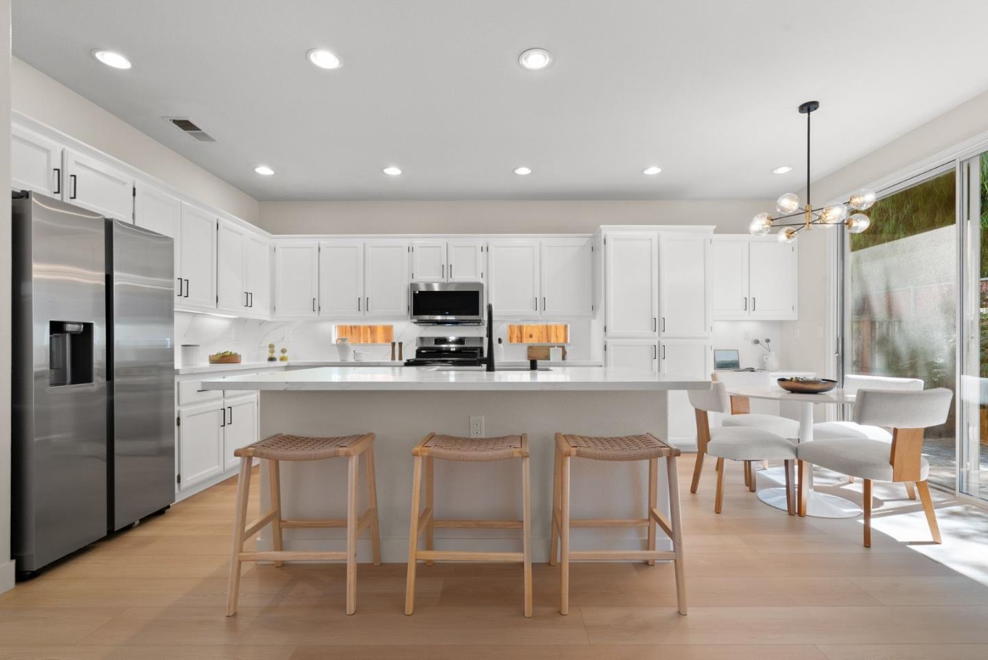 2230 Esperanca AVE