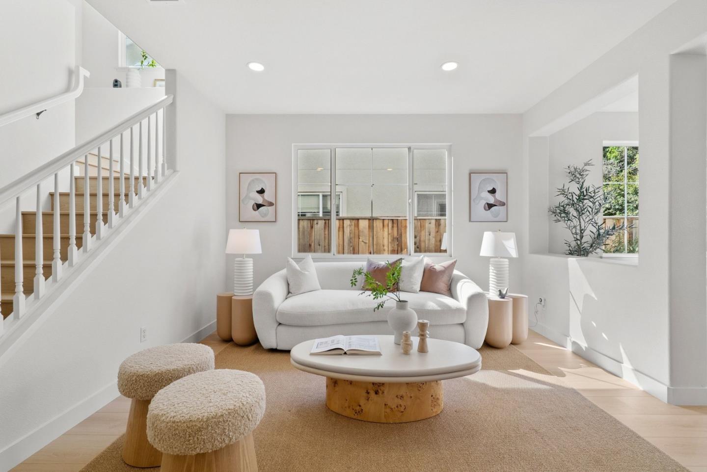 2165 Kingsbury CIR