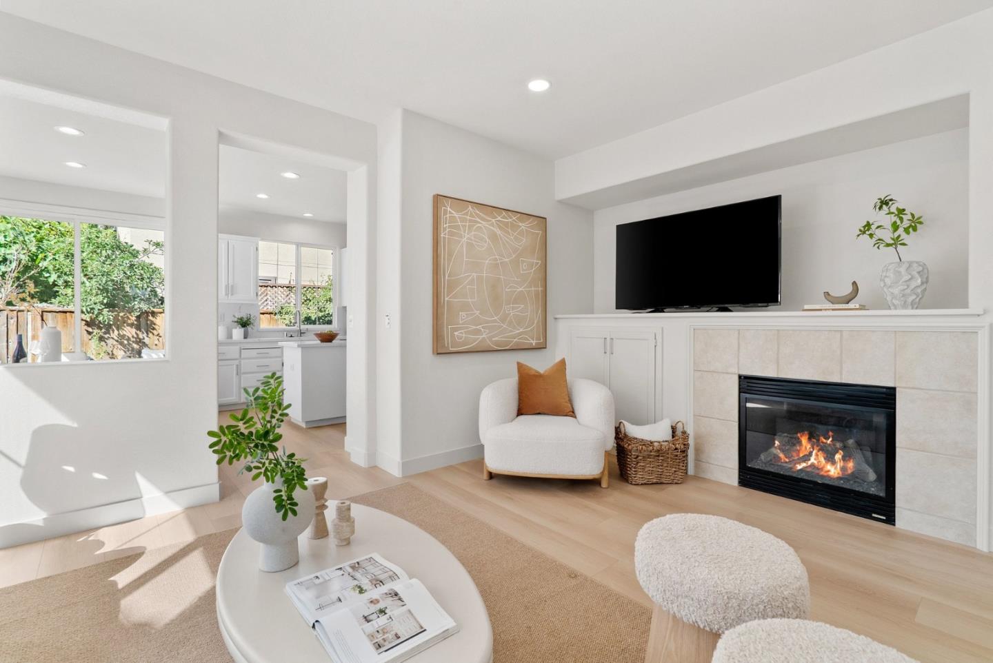 2165 Kingsbury CIR
