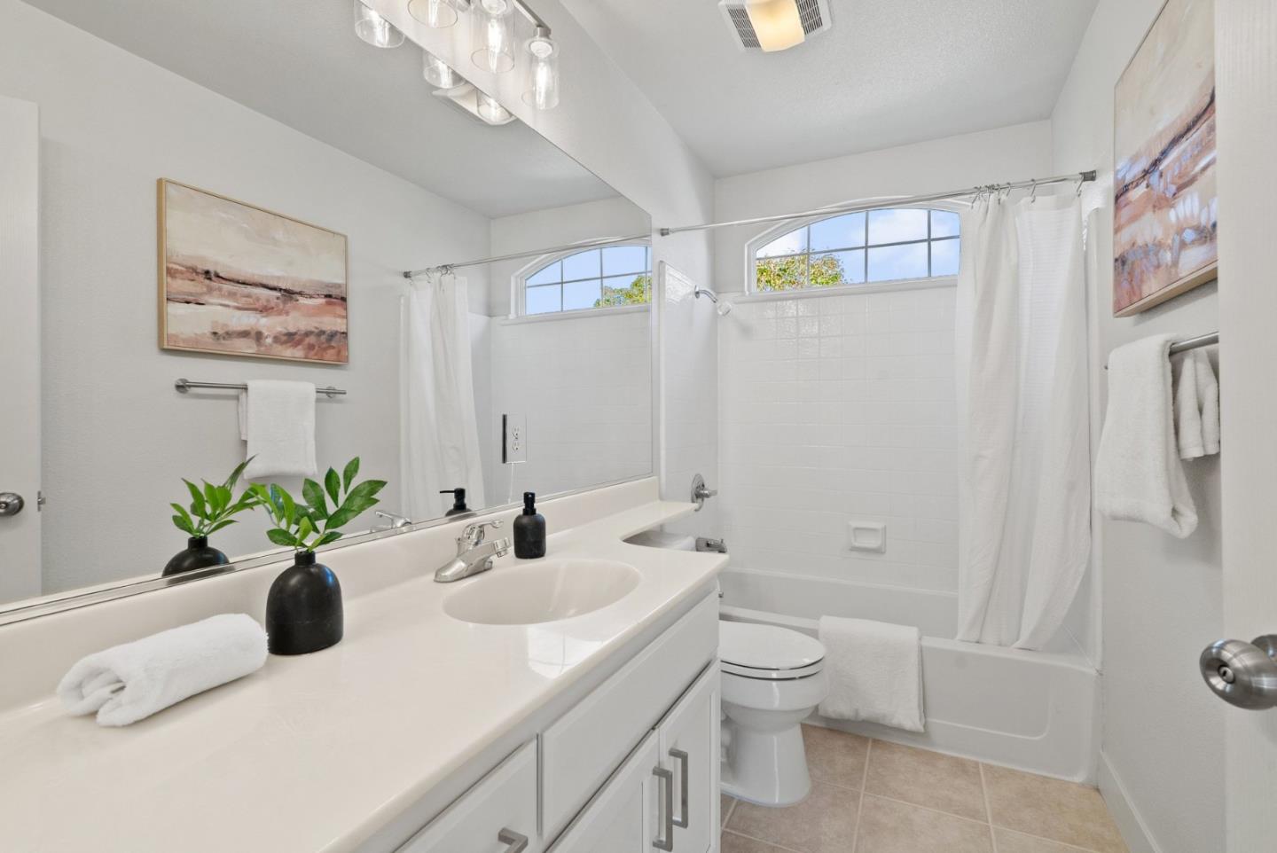 2165 Kingsbury CIR