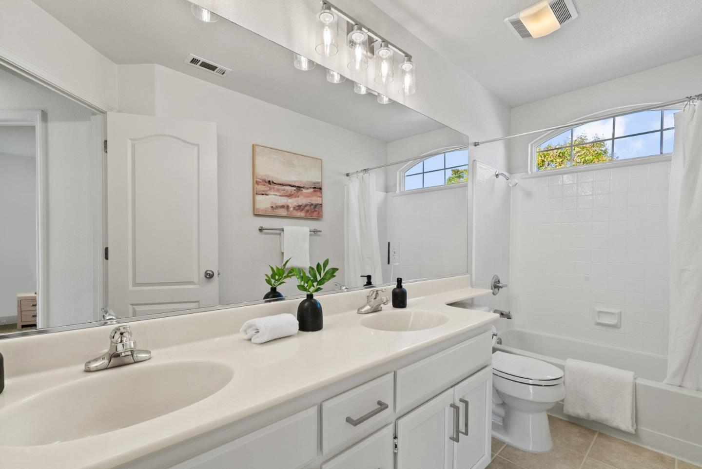 2165 Kingsbury CIR