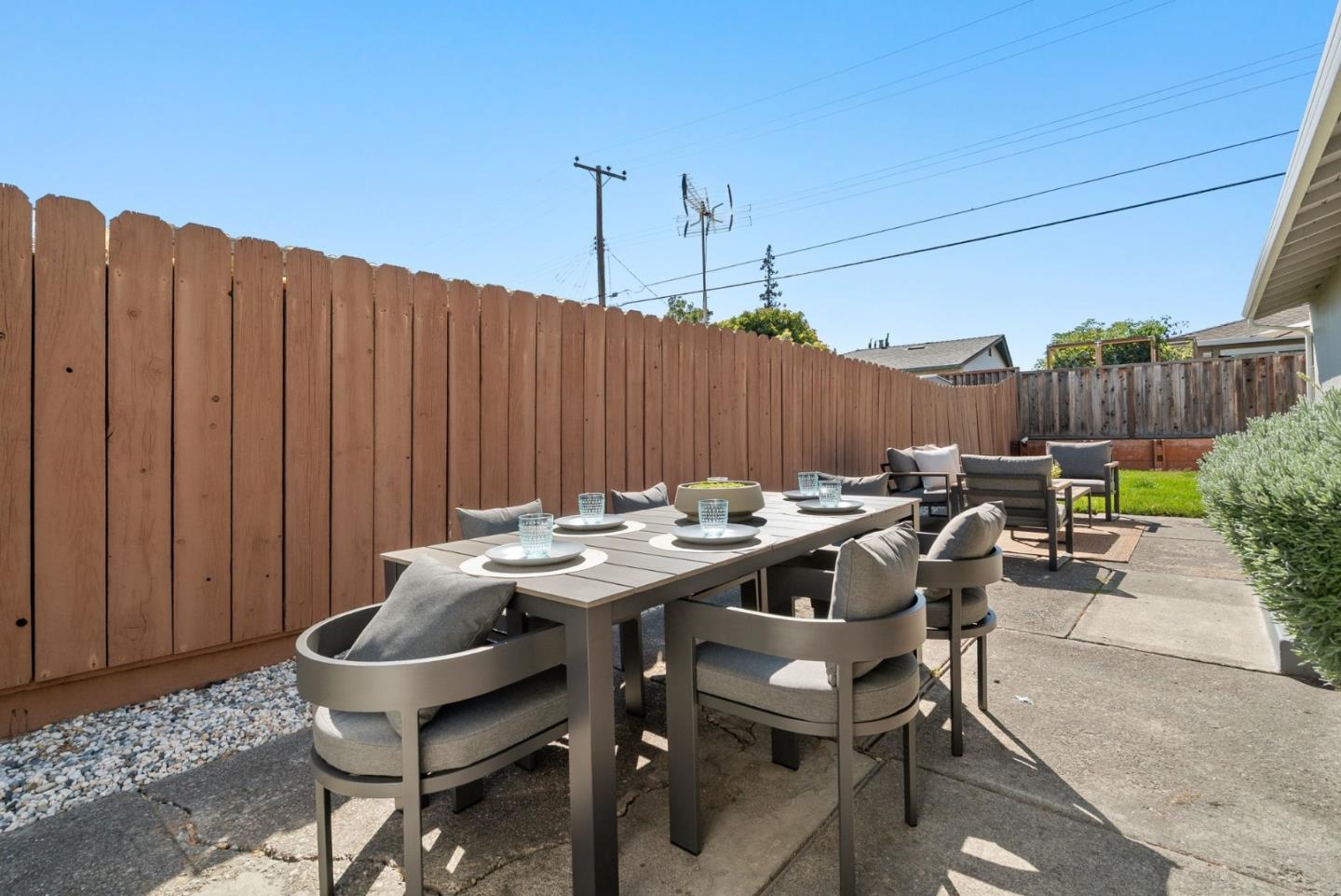 3250 Machado AVE