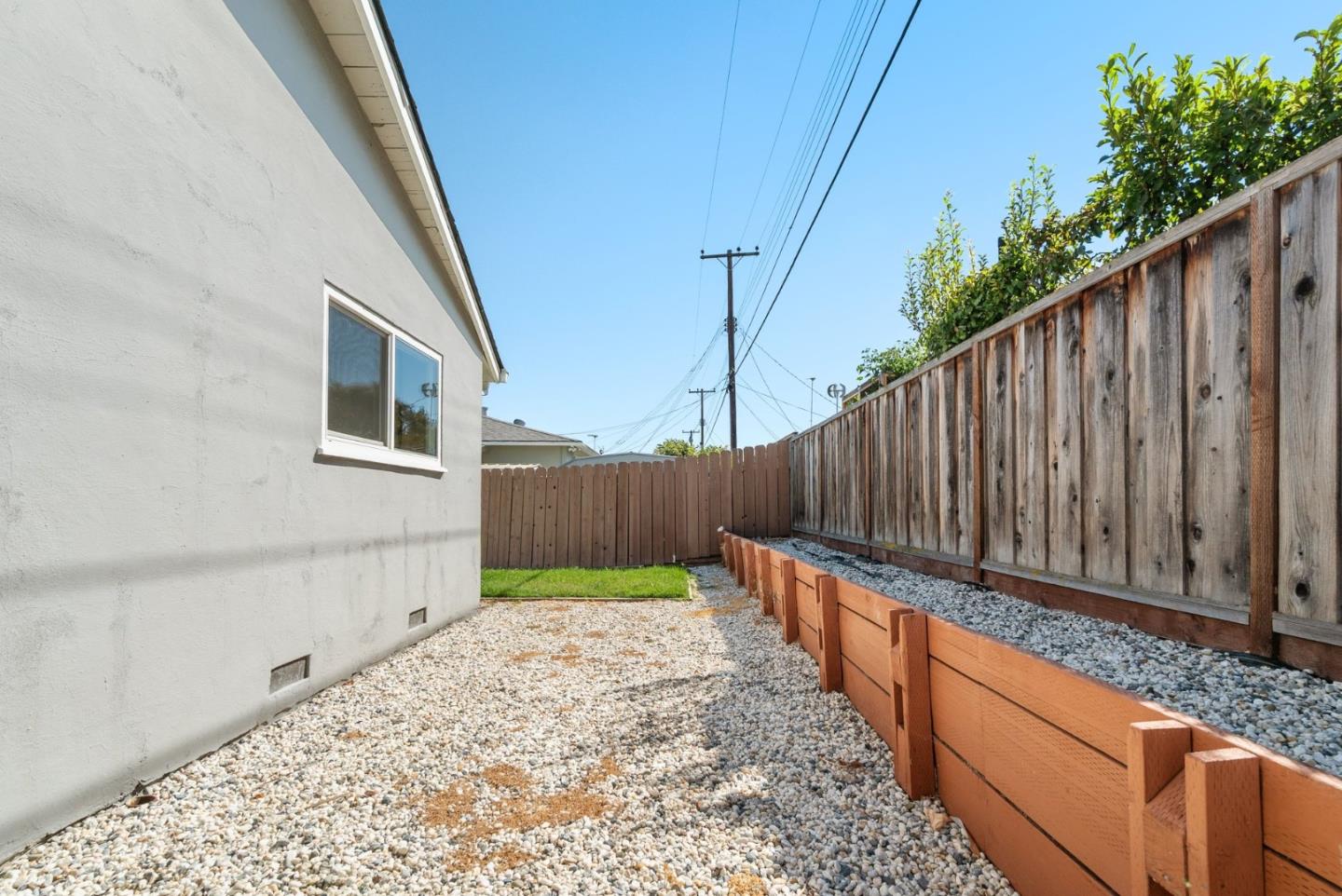 3250 Machado AVE