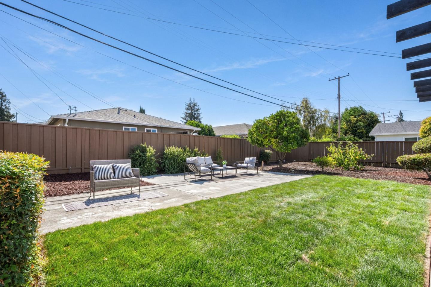 3282 Loma Alta DR