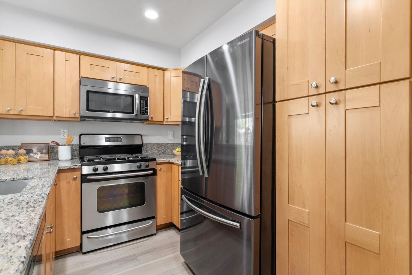 4042 Rio CT