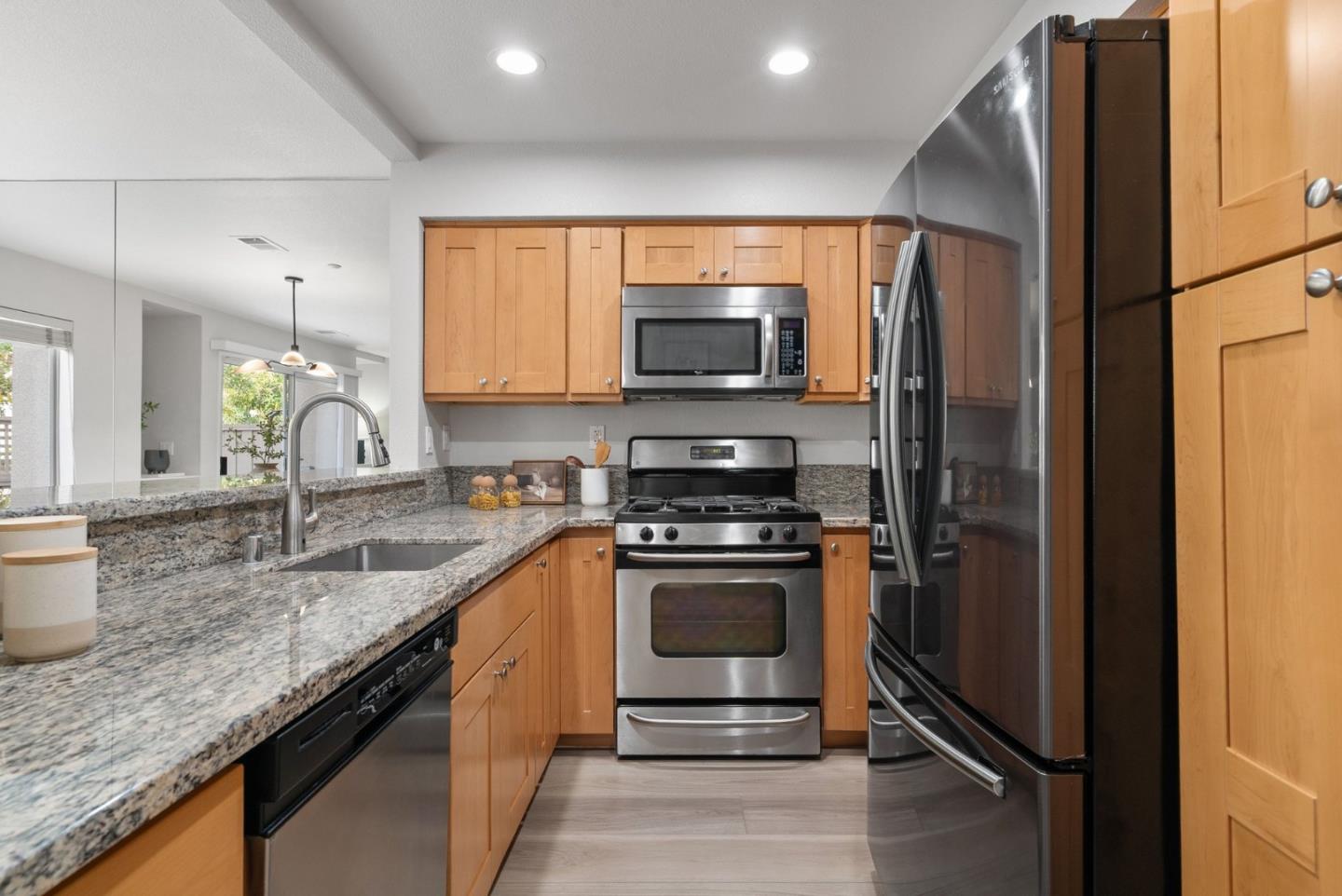 4042 Rio CT