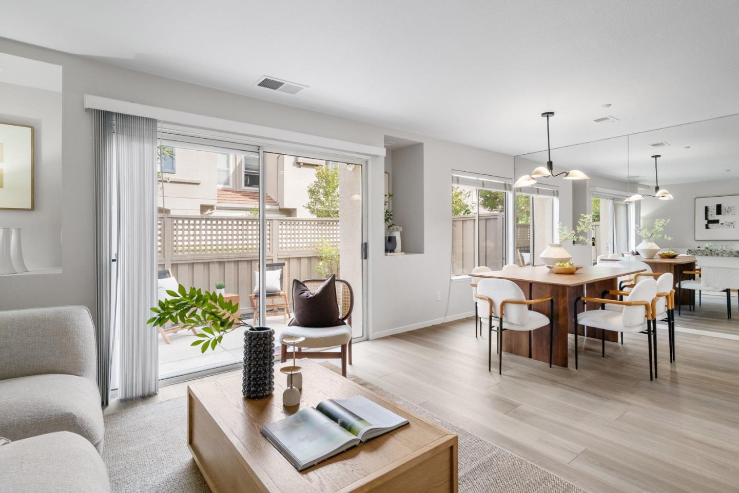 4042 Rio CT