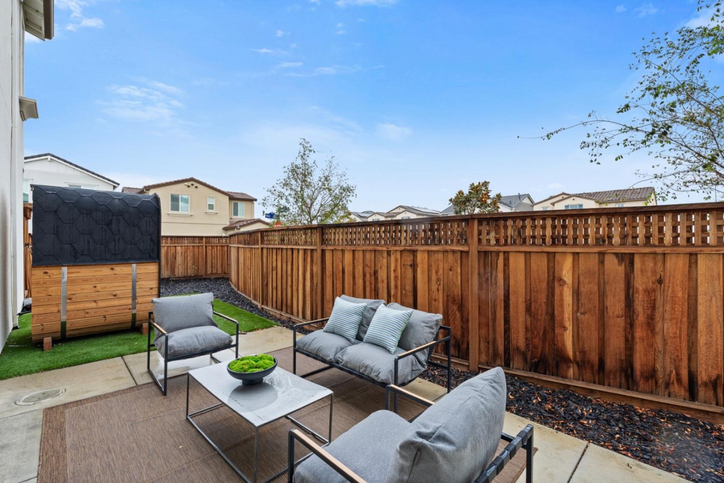 1506 N Central