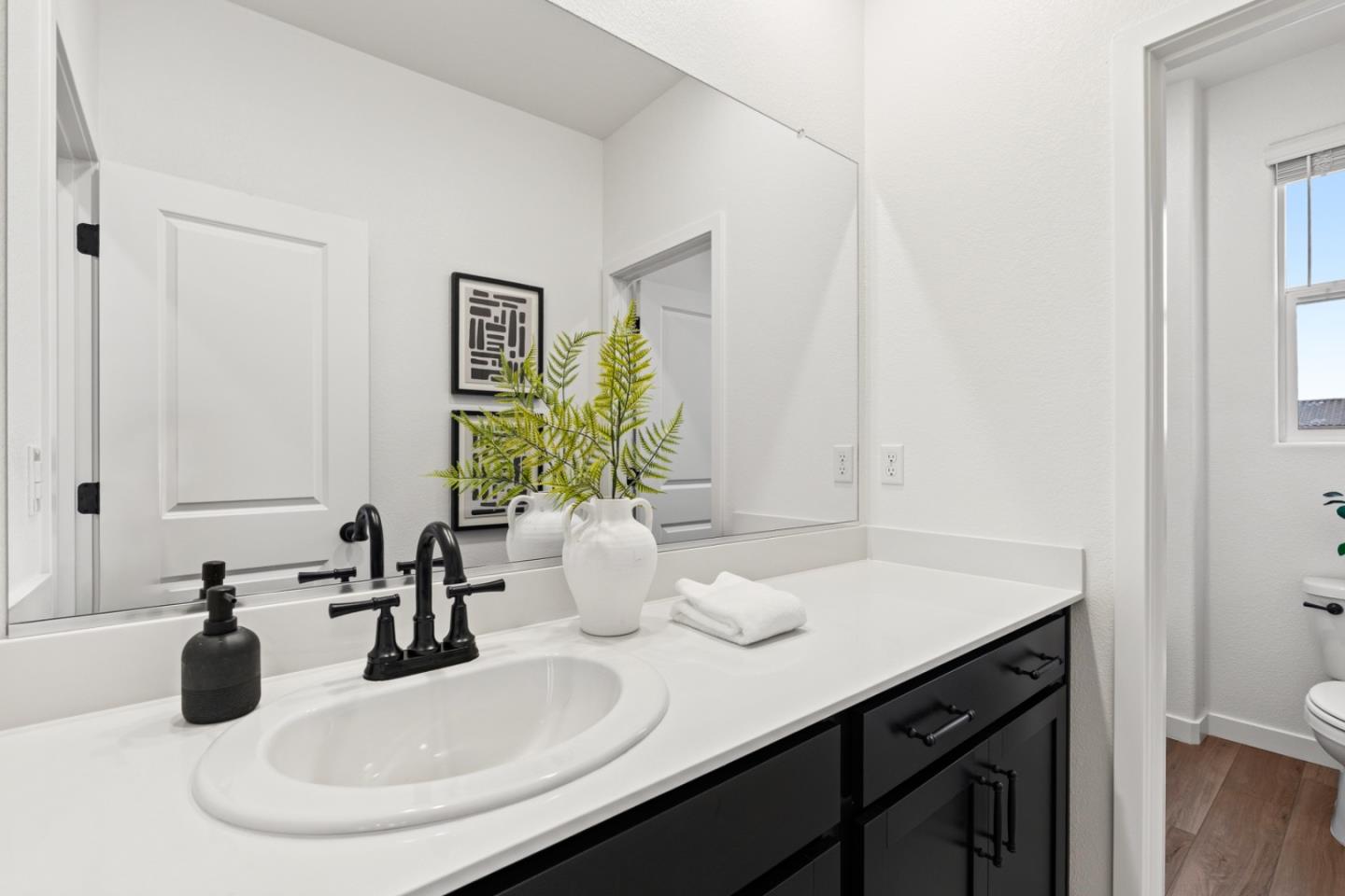 1506 N Central