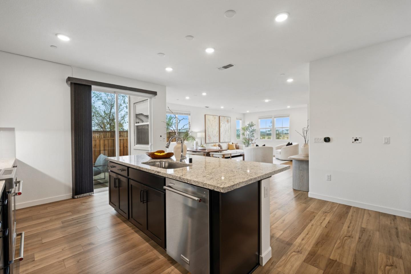 1506 N Central