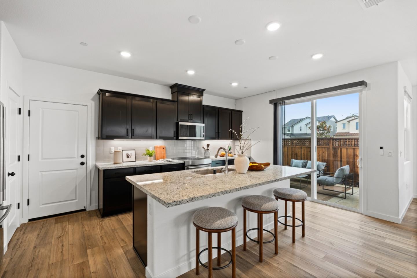1506 N Central