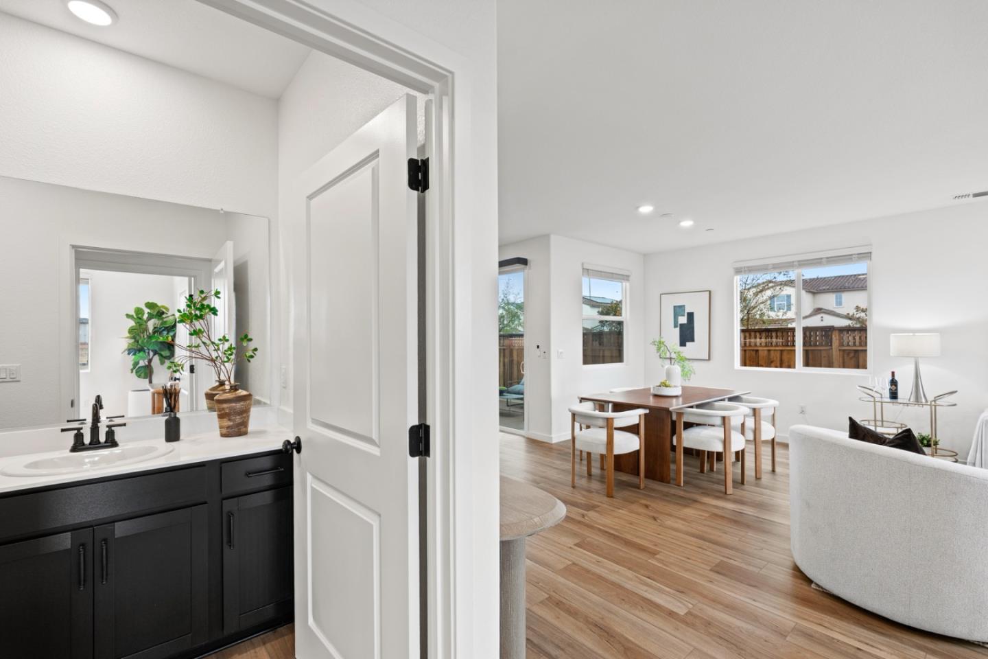 1506 N Central