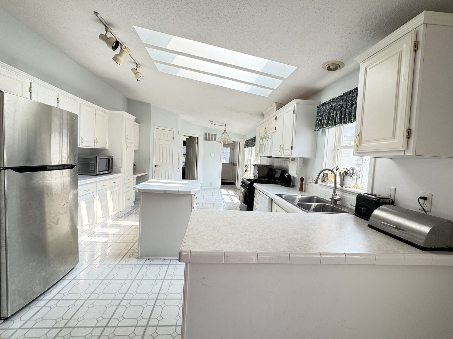 10712 W Silver Lake Drive Unit: 2018