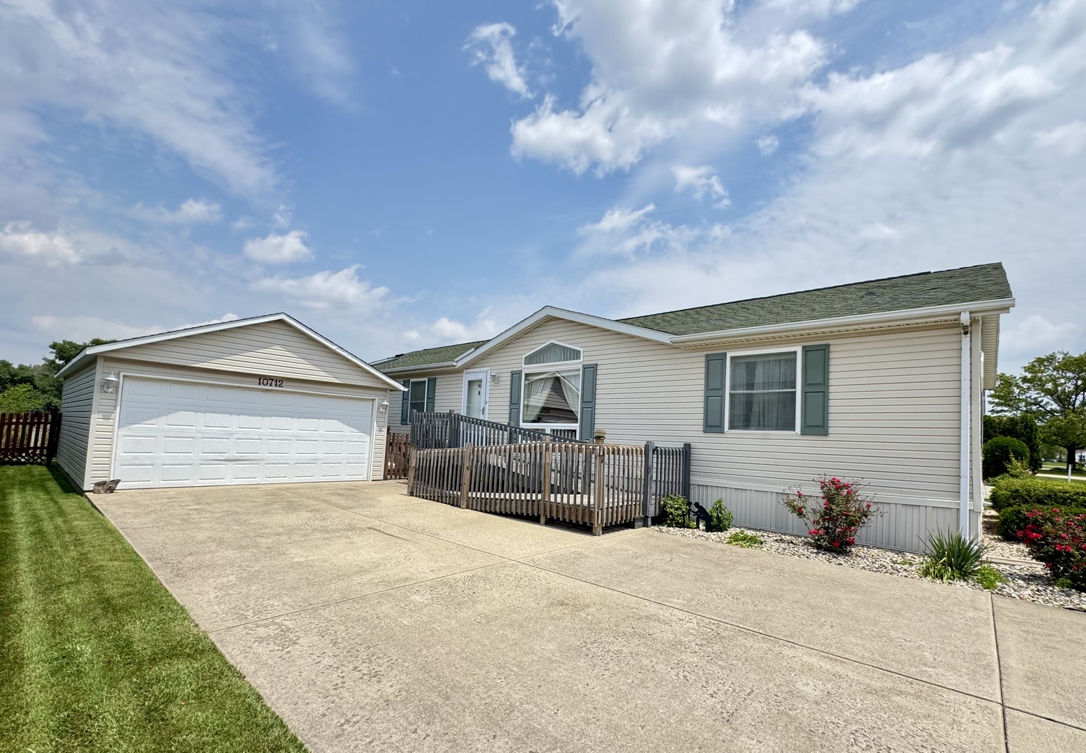 10712 W Silver Lake Drive Unit: 2018