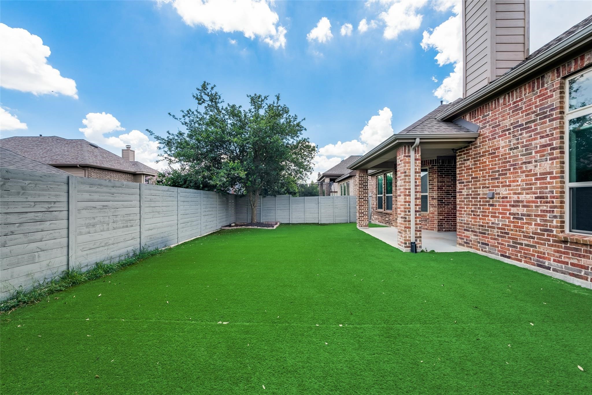 208 Lilypad Bend