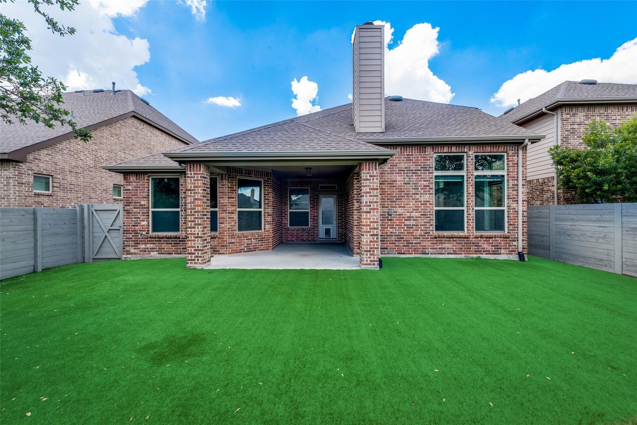 208 Lilypad Bend