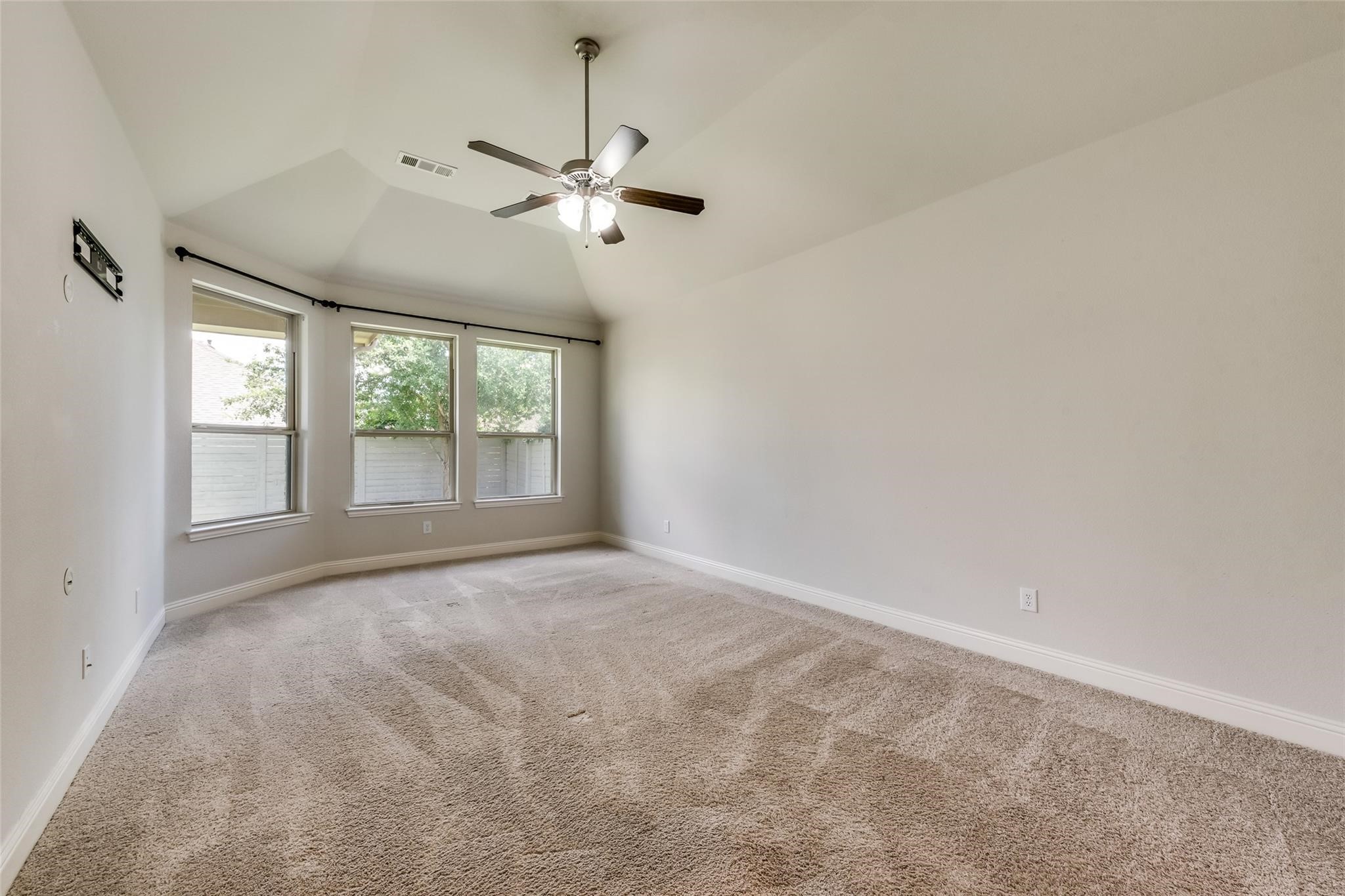 208 Lilypad Bend
