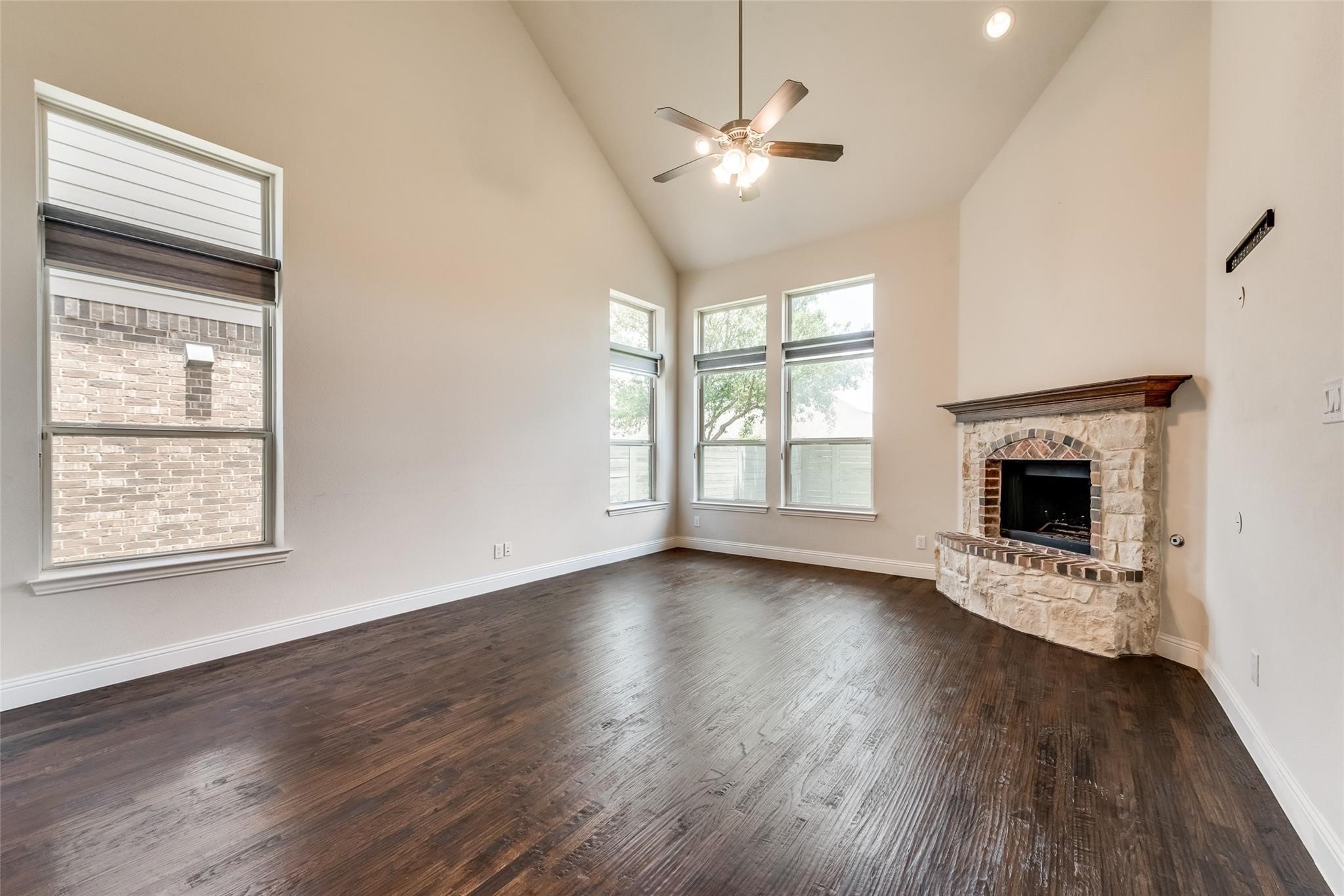 208 Lilypad Bend