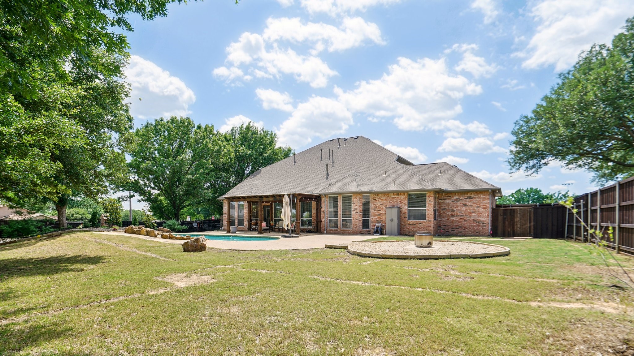 6000 Windridge Lane