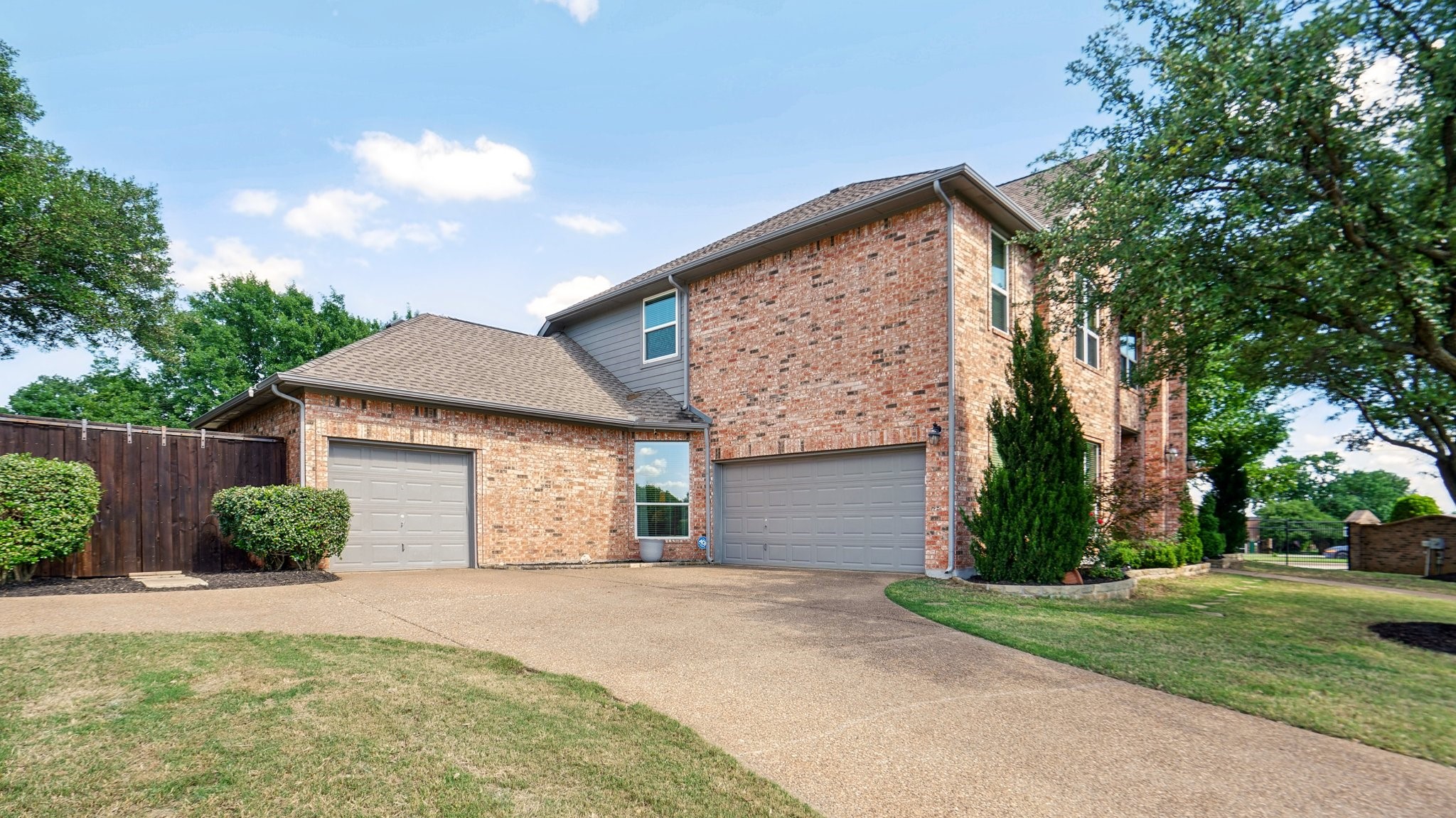 6000 Windridge Lane