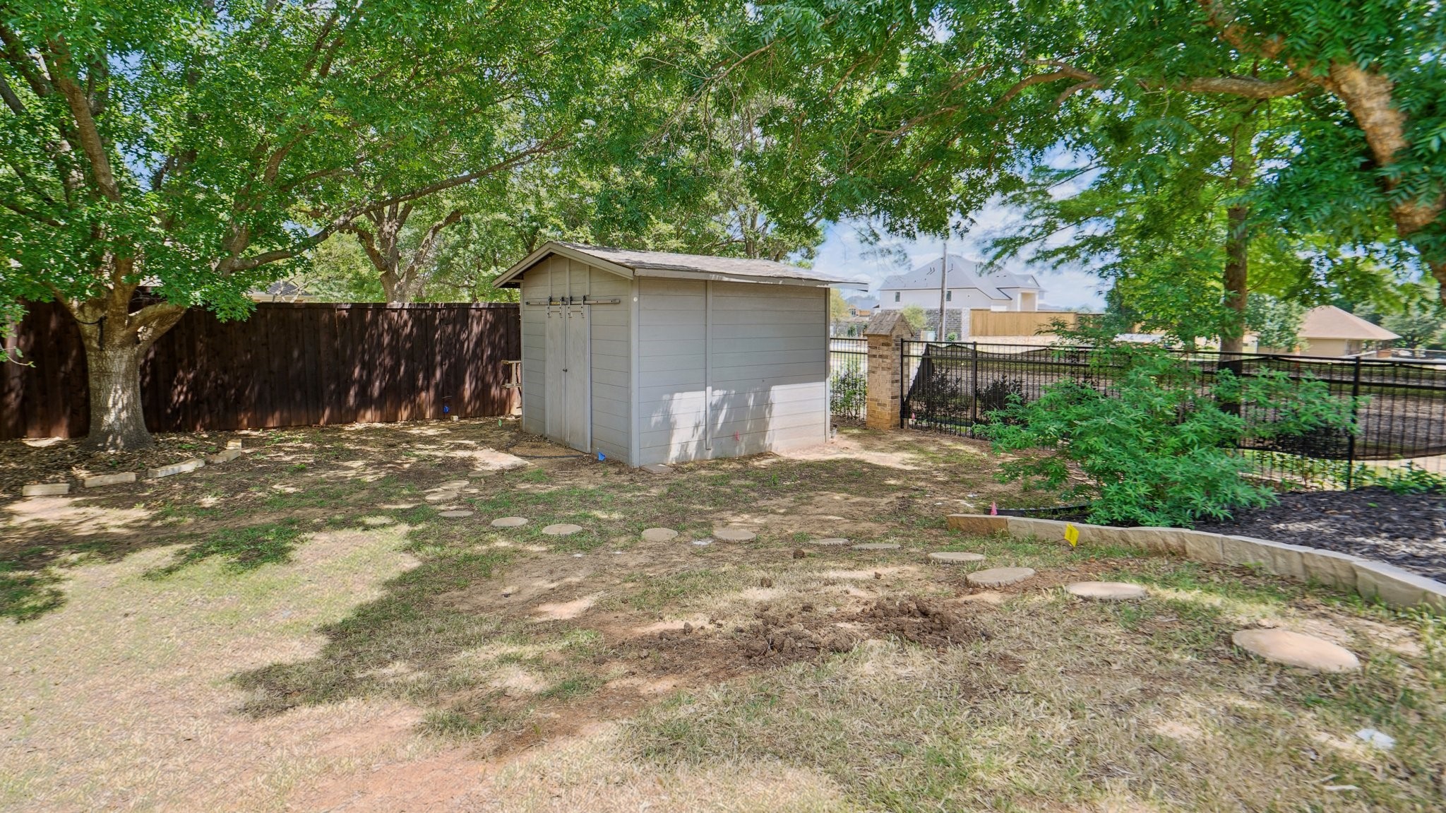 6000 Windridge Lane