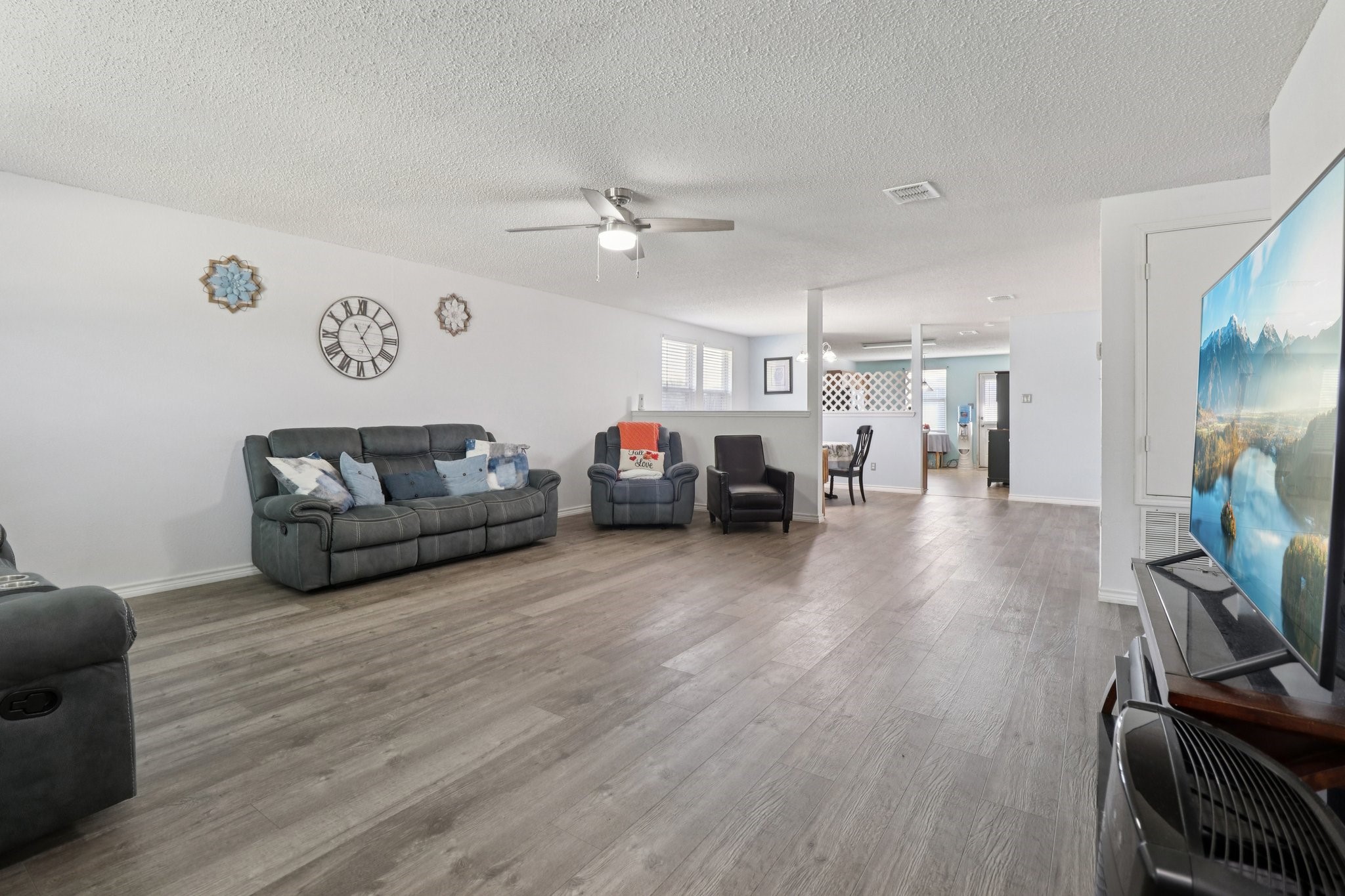 2625 Mariners Drive