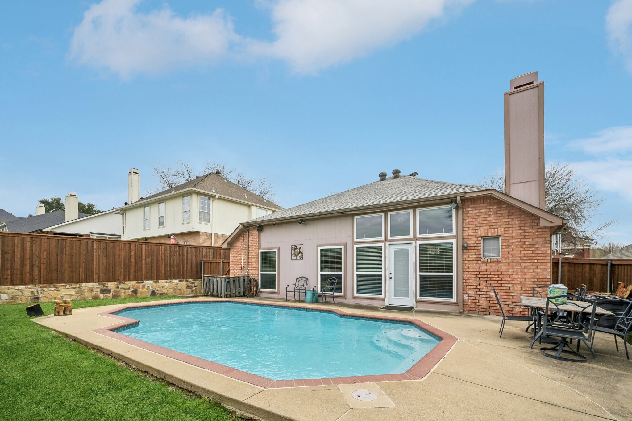 18519 Timber Oaks Drive