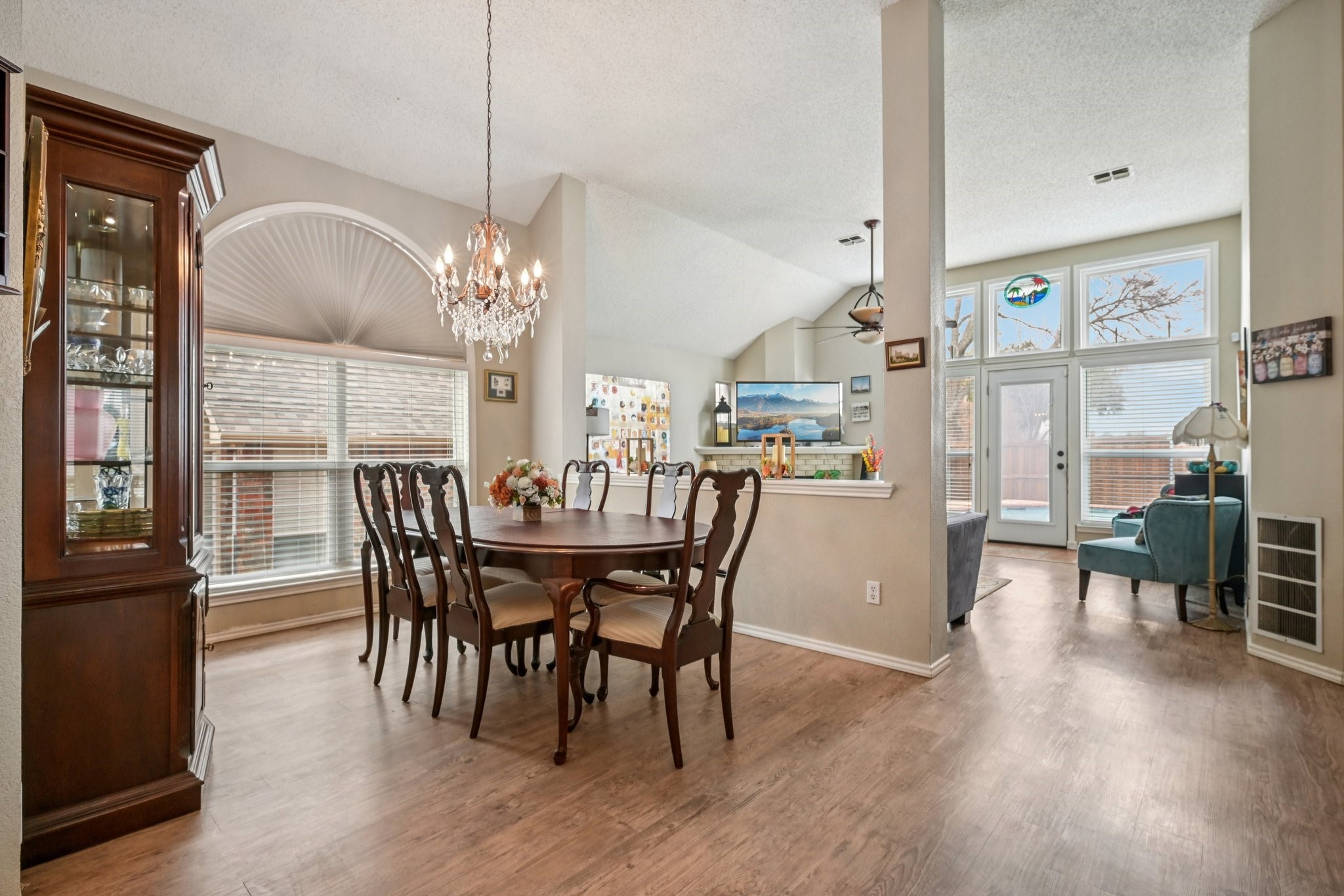 18519 Timber Oaks Drive