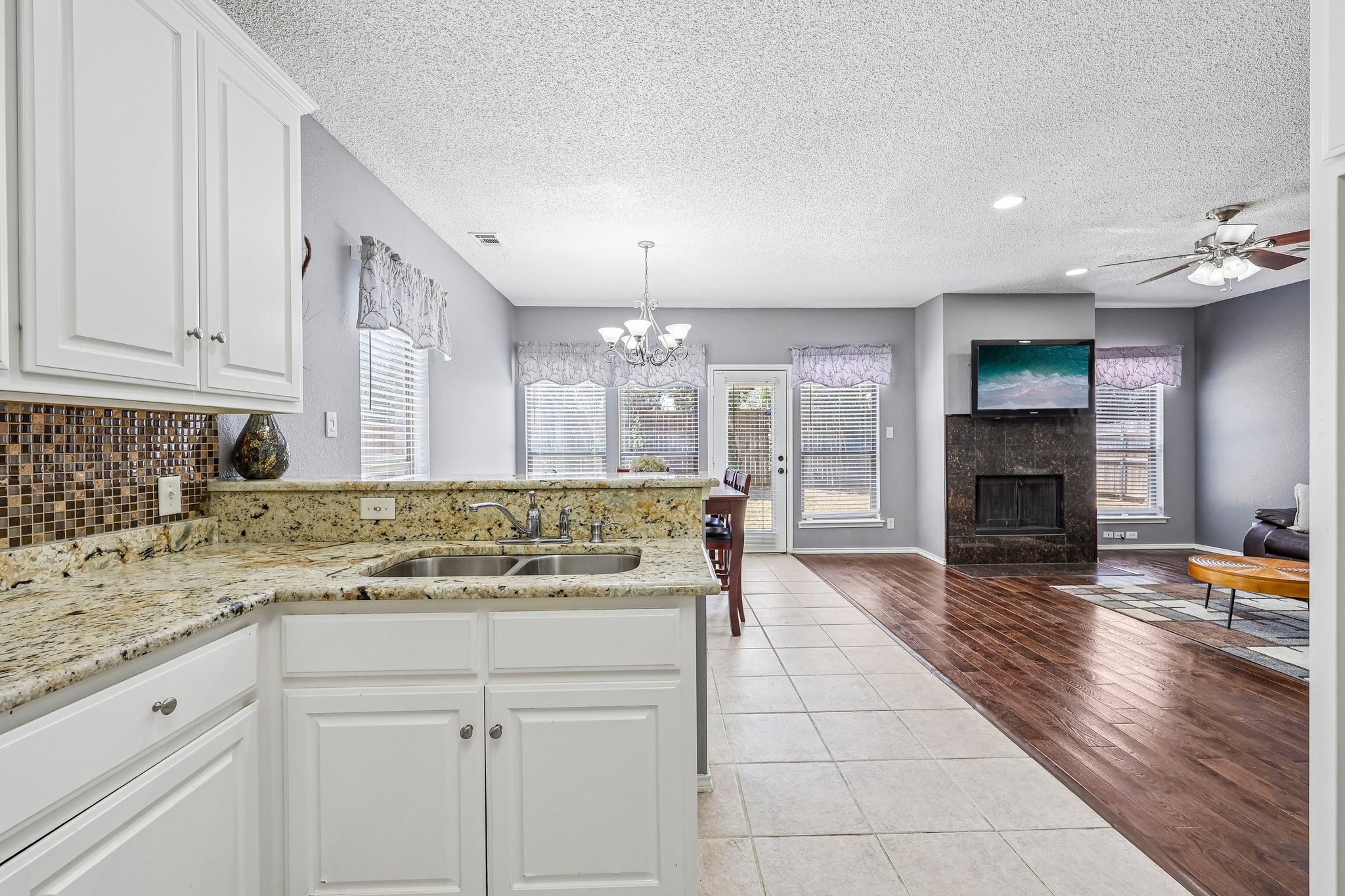 1910 Bentwood Court