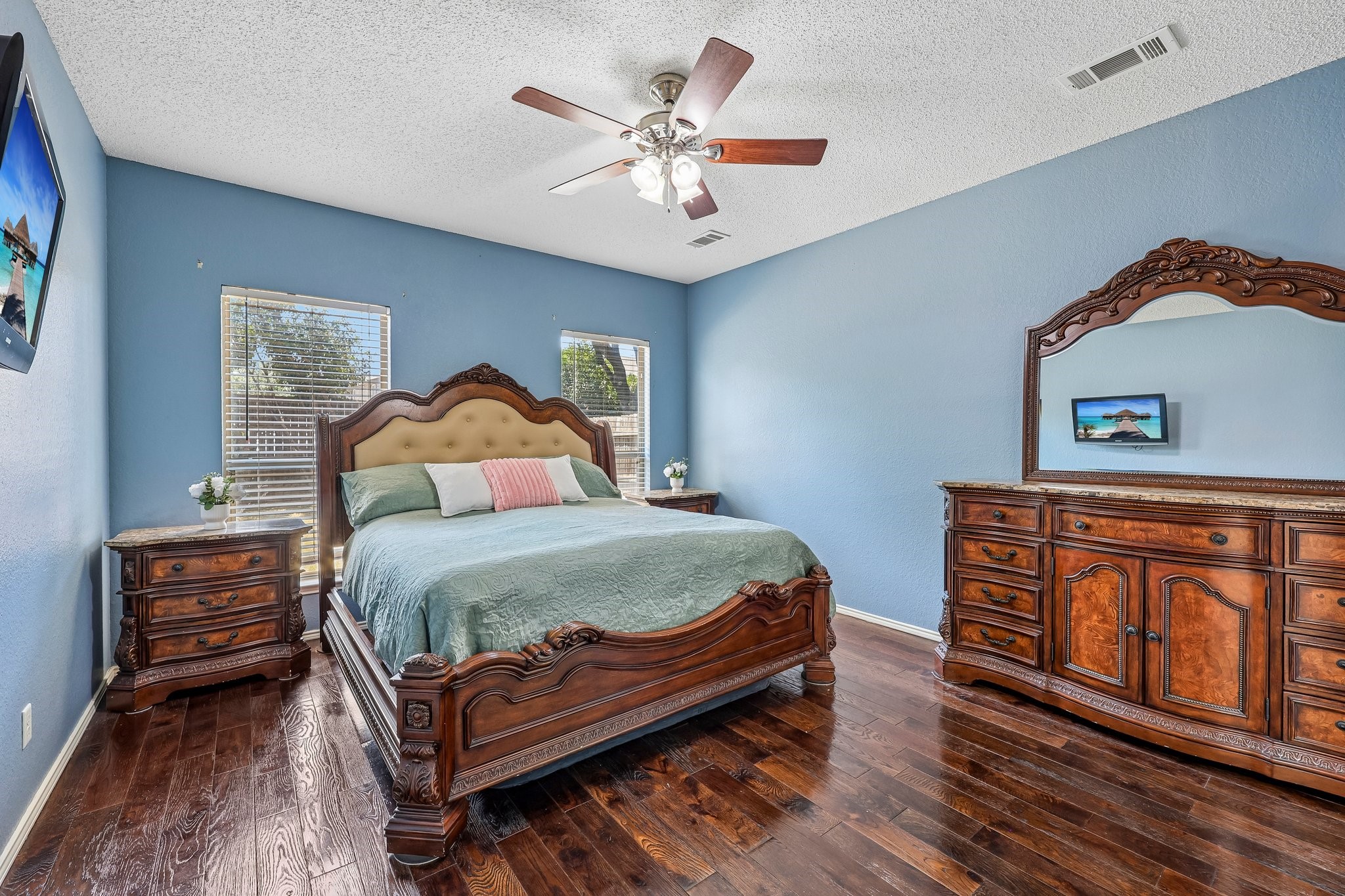 1910 Bentwood Court