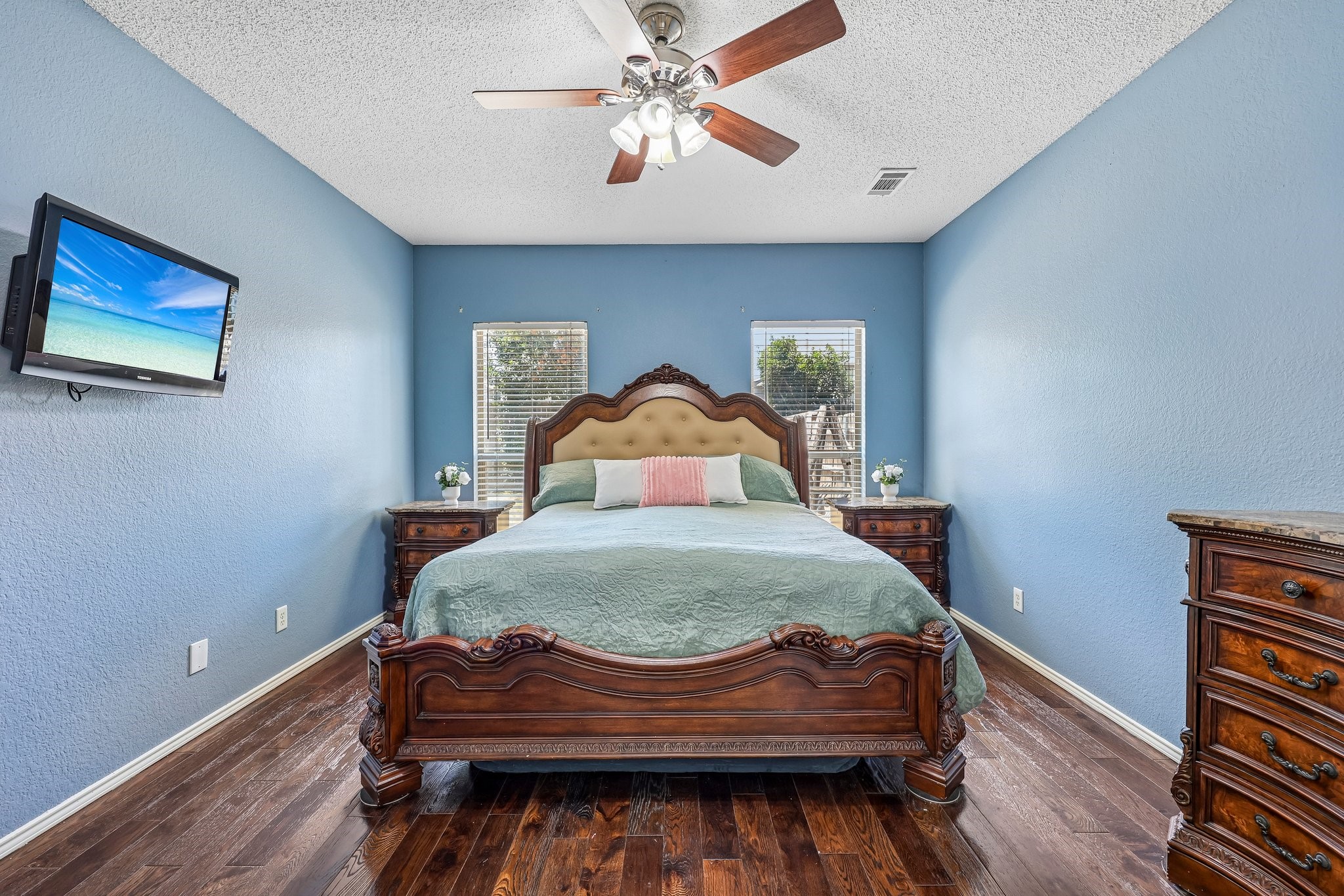 1910 Bentwood Court