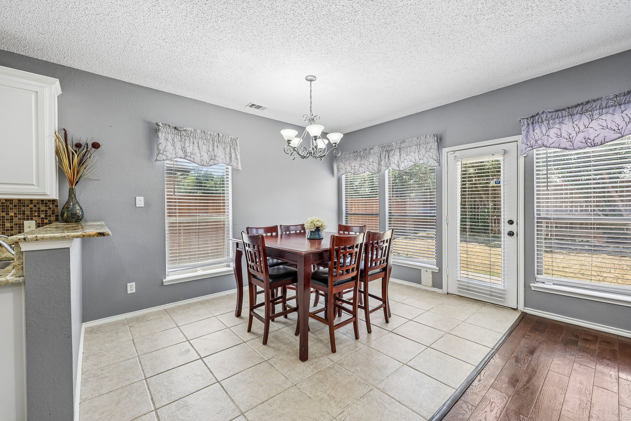 1910 Bentwood Court