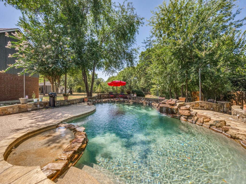 6705 Orchard Drive