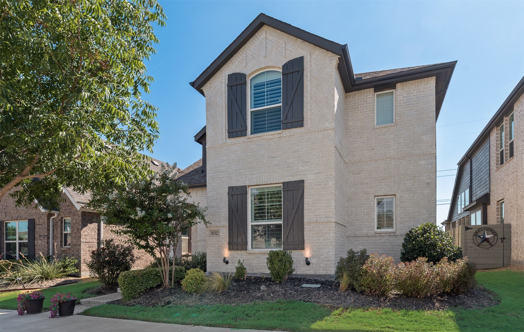 852 Trailside Lane
