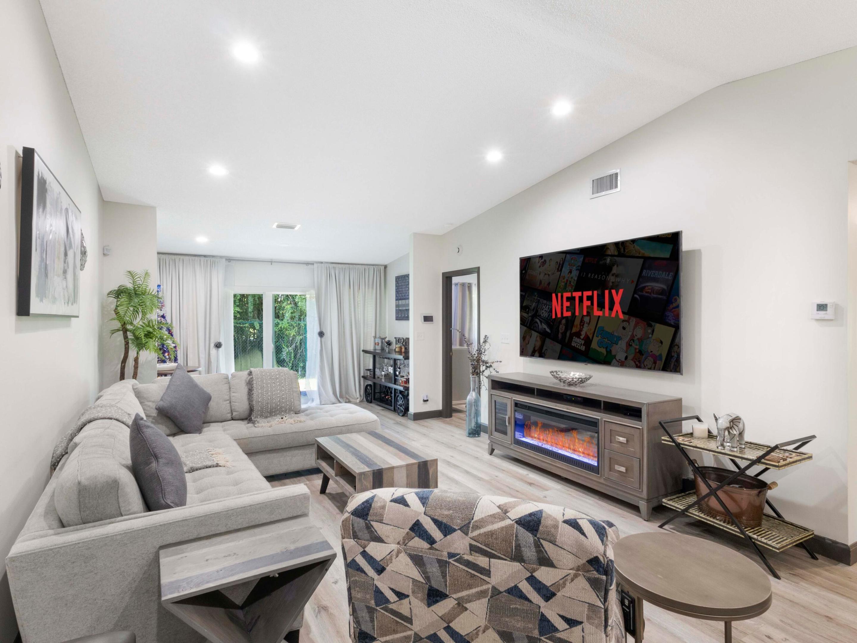 8652 Overset Lane