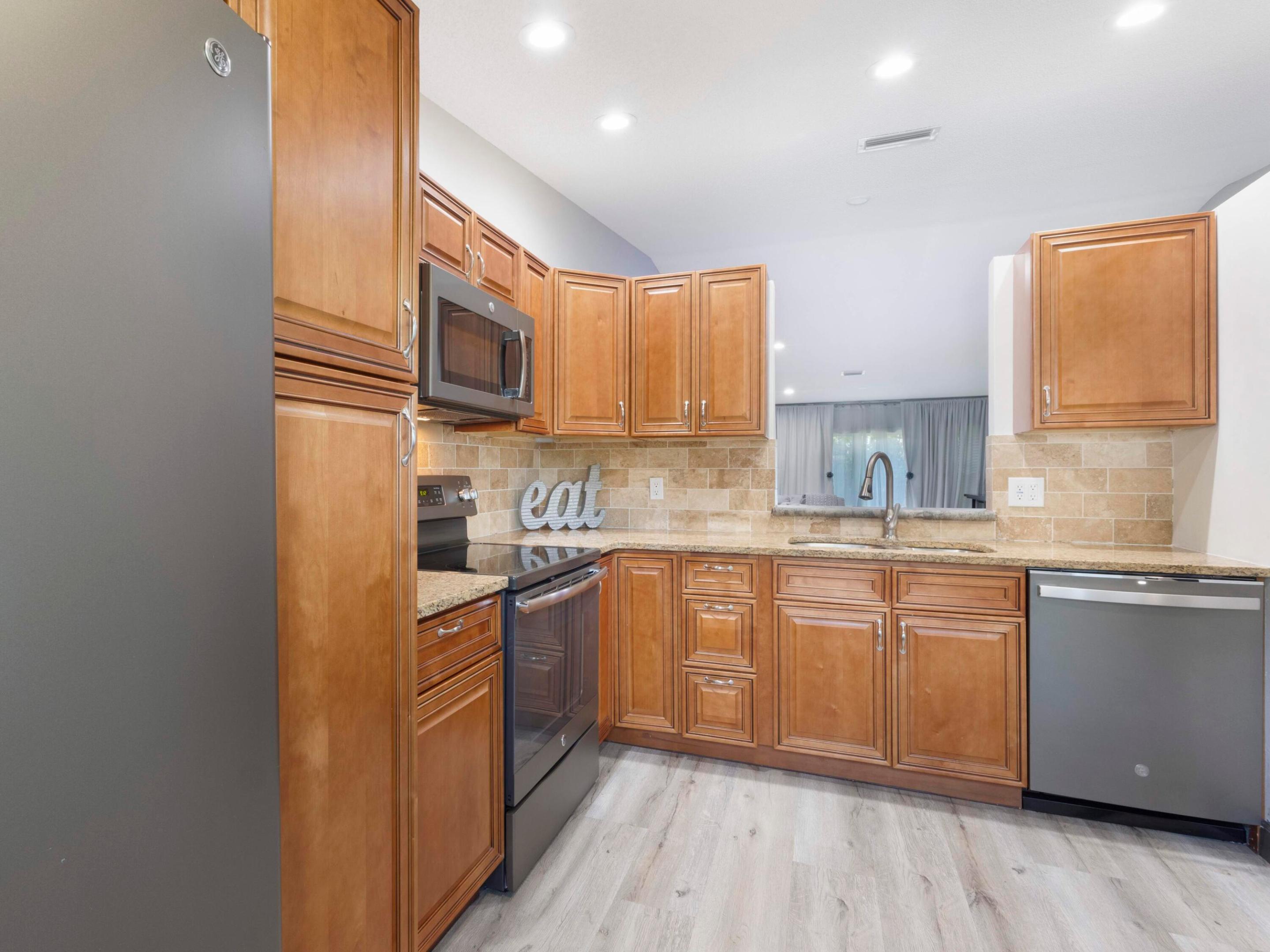 8652 Overset Lane