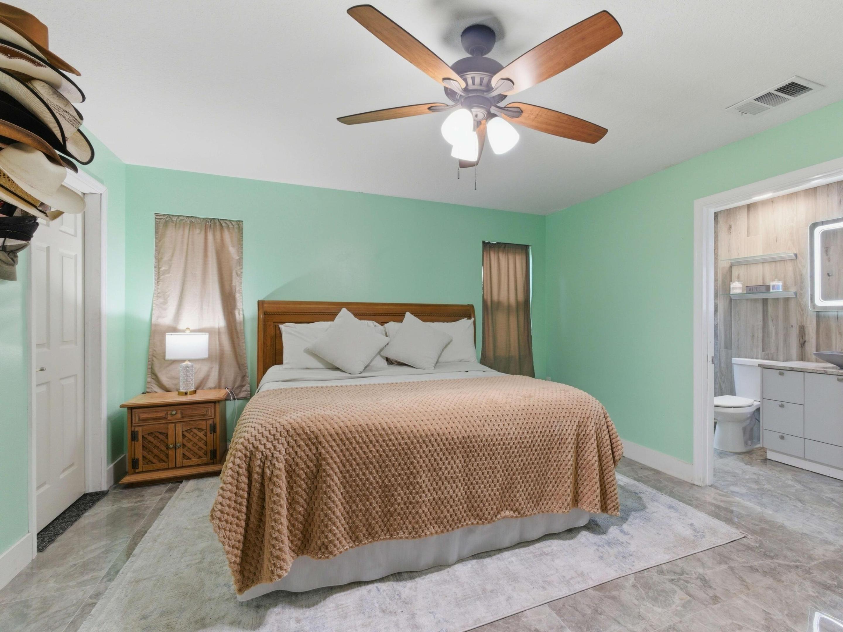 11481 Tangerine Boulevard