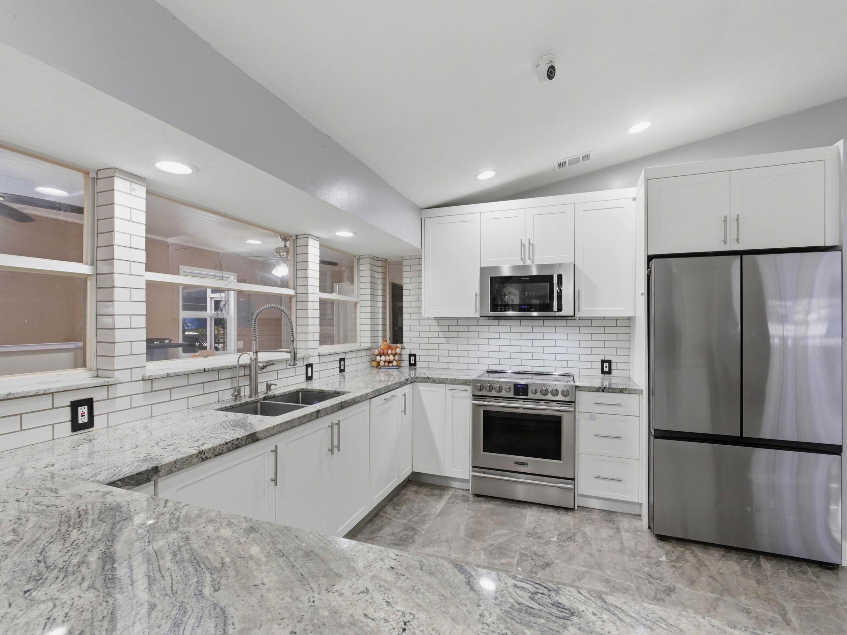 11481 Tangerine Boulevard