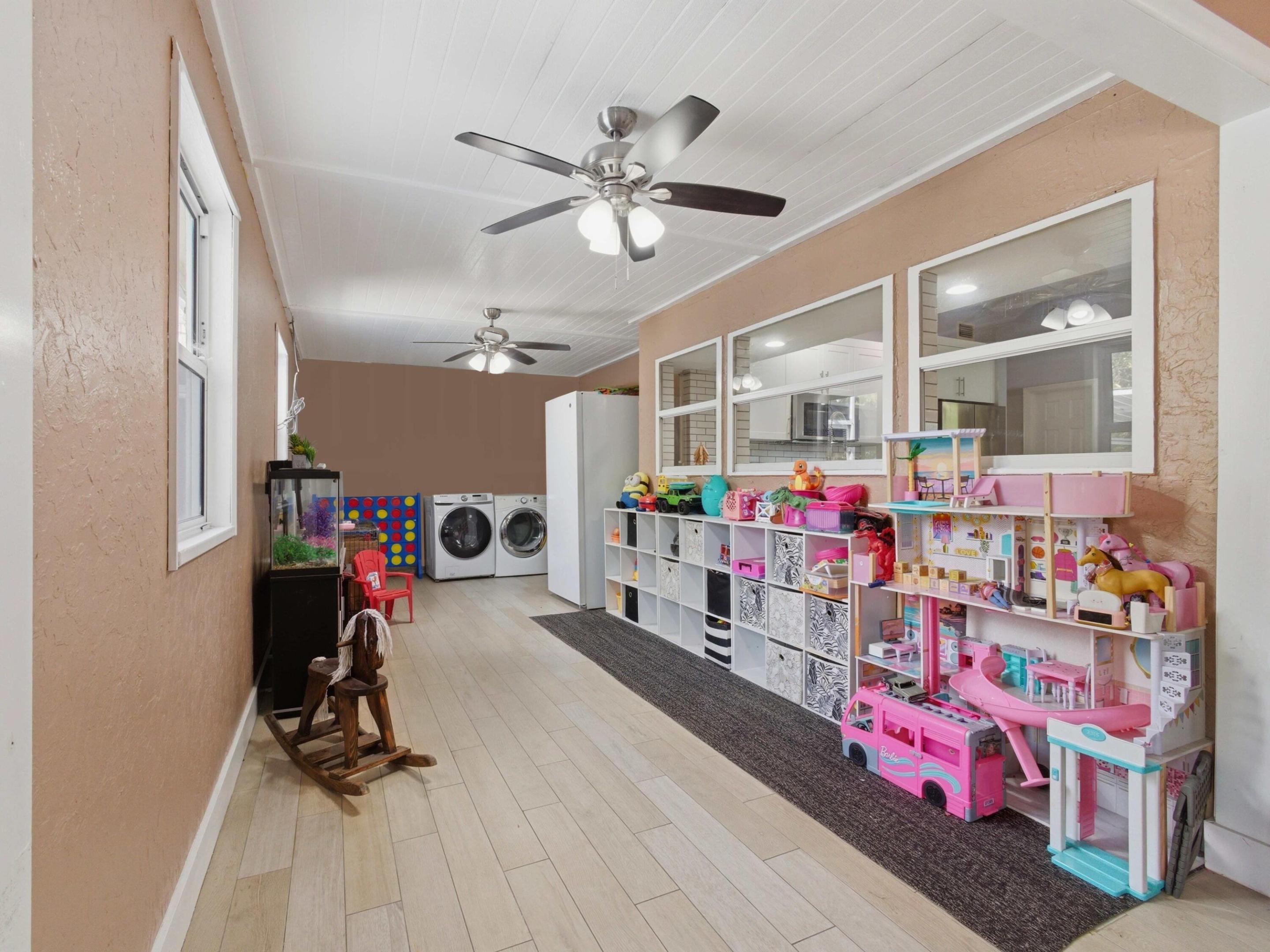 11481 Tangerine Boulevard