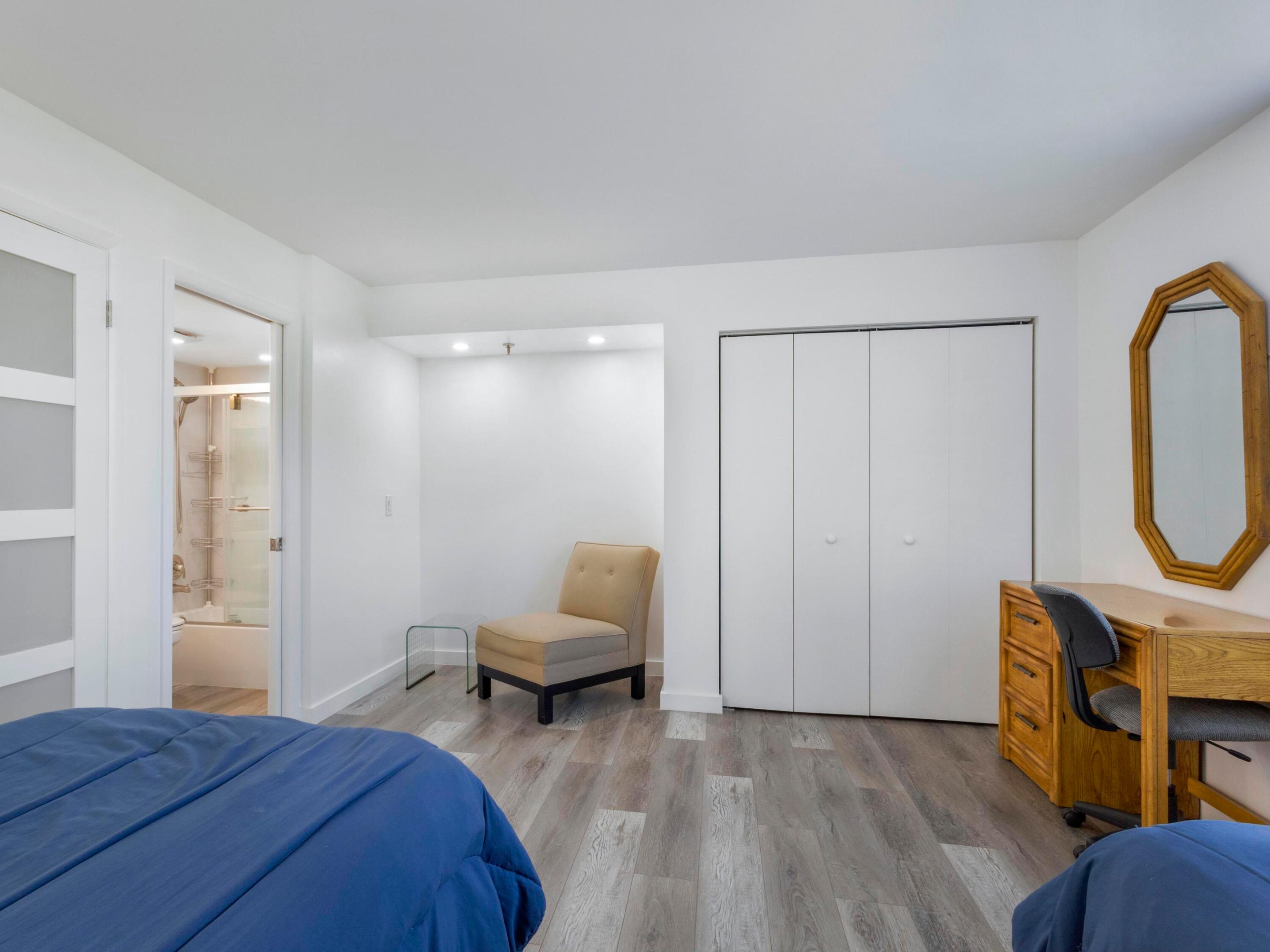 955 Egret Circle 402