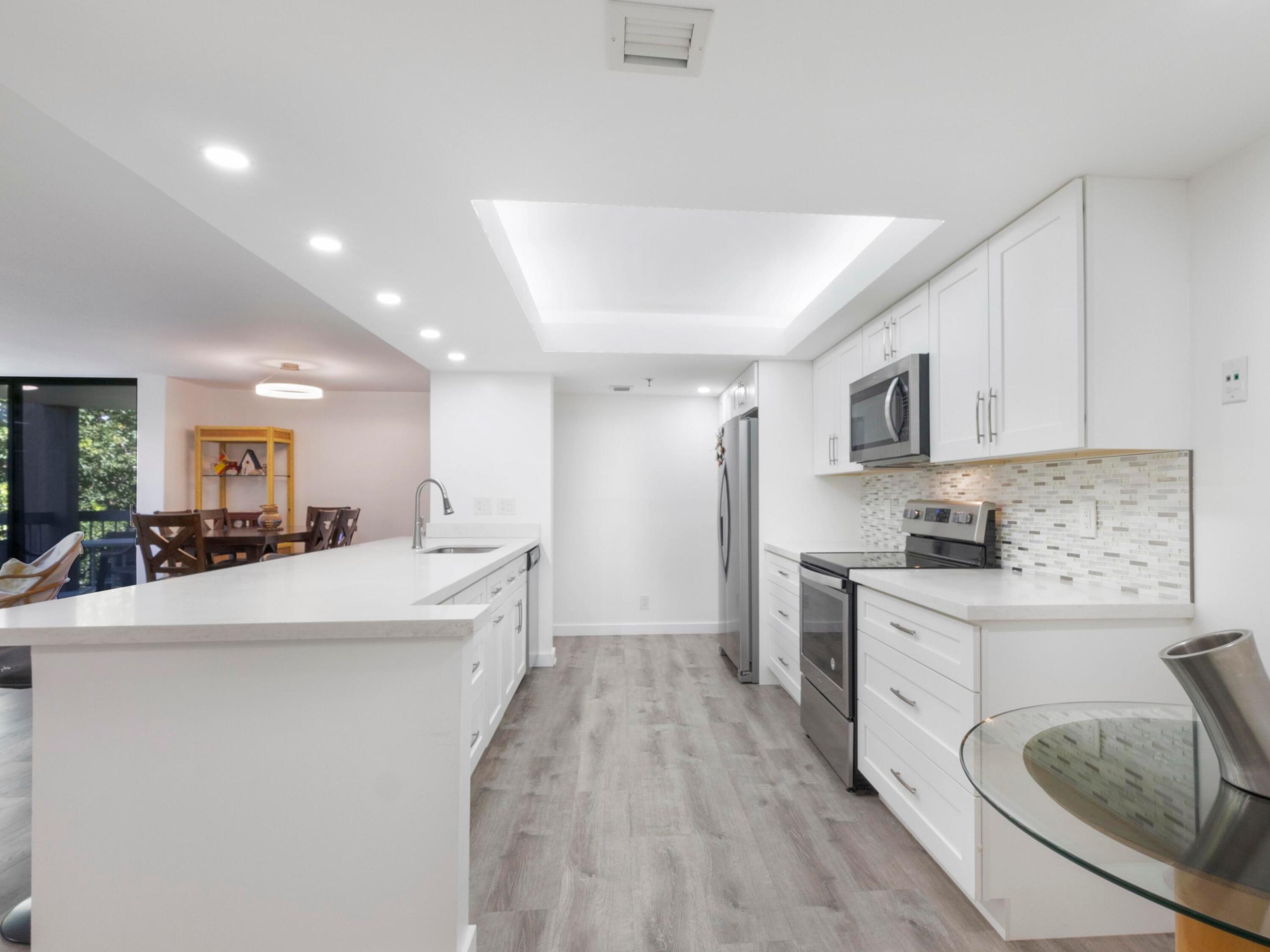 955 Egret Circle 402