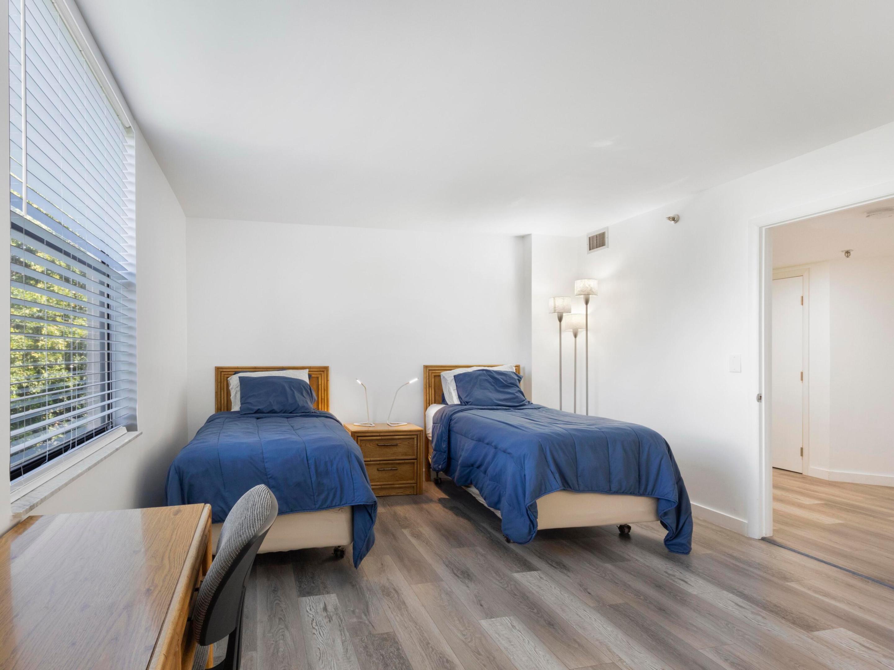 955 Egret Circle 402