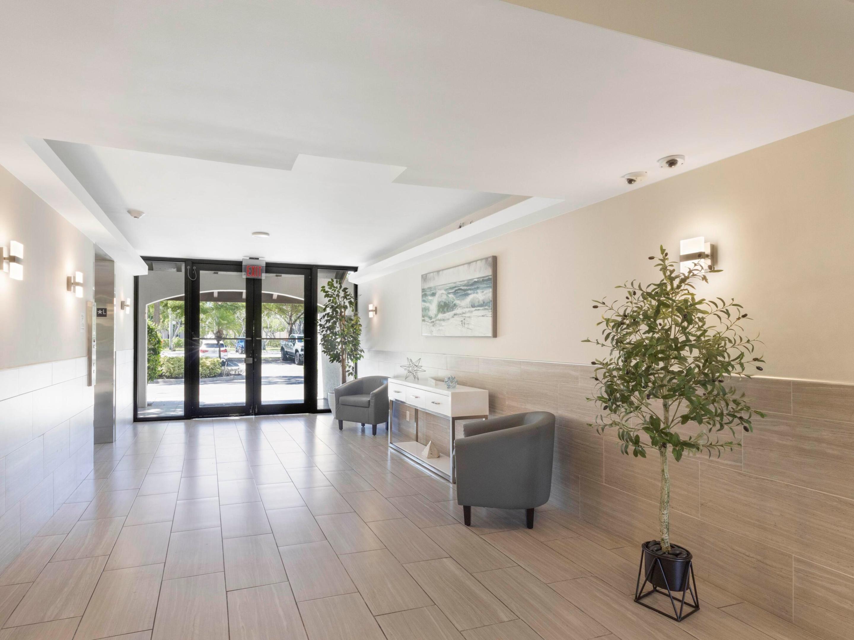 955 Egret Circle 402